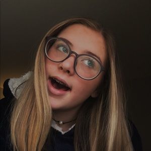 Meet your Posher, Kaelyn